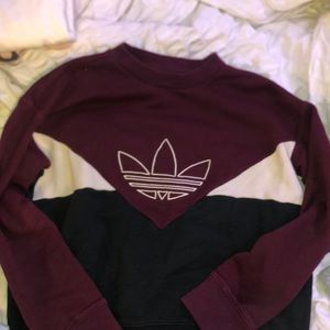 Retro adidas pull over.
